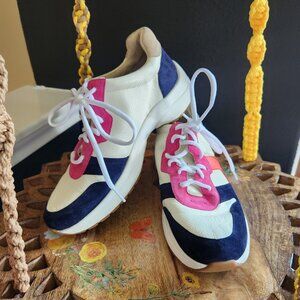 RALPH LAUREN White Logo Comfort Rylee Round Toe Lace-Up Sneakers in Vanilla/Navy